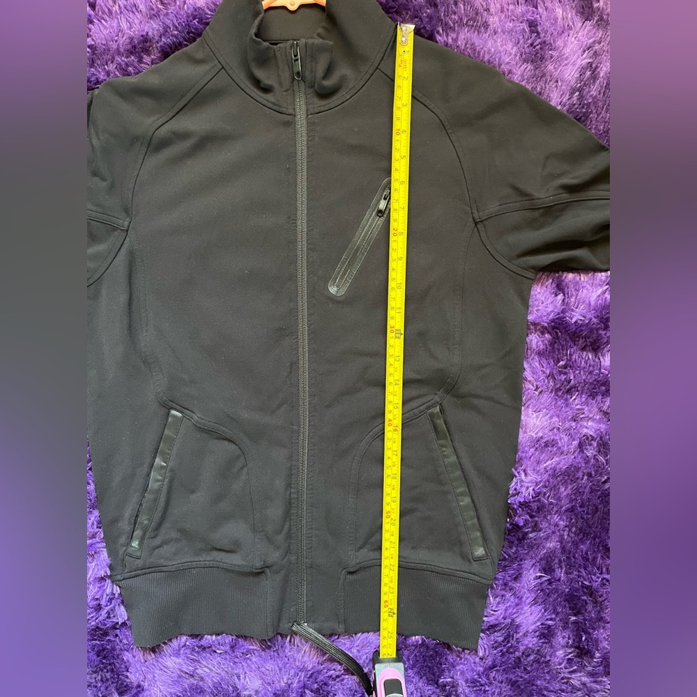 Lululemon Trainer Jacket - Picture 15 of 15